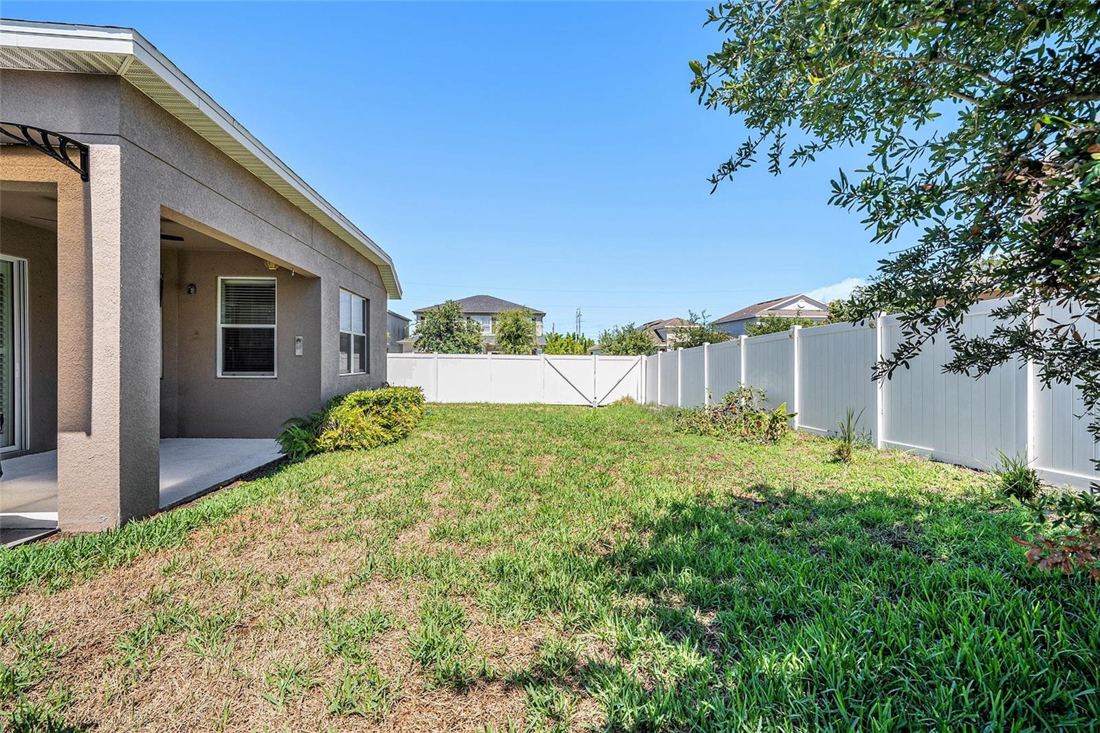 8202 WILLOW BEACH DR, RIVERVIEW, FL, 33578