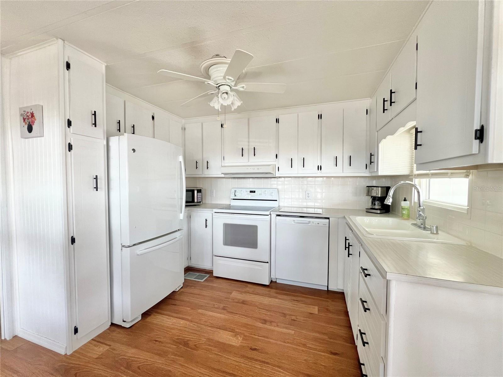 1100 BELCHER RD S #720, LARGO, FL, 33771