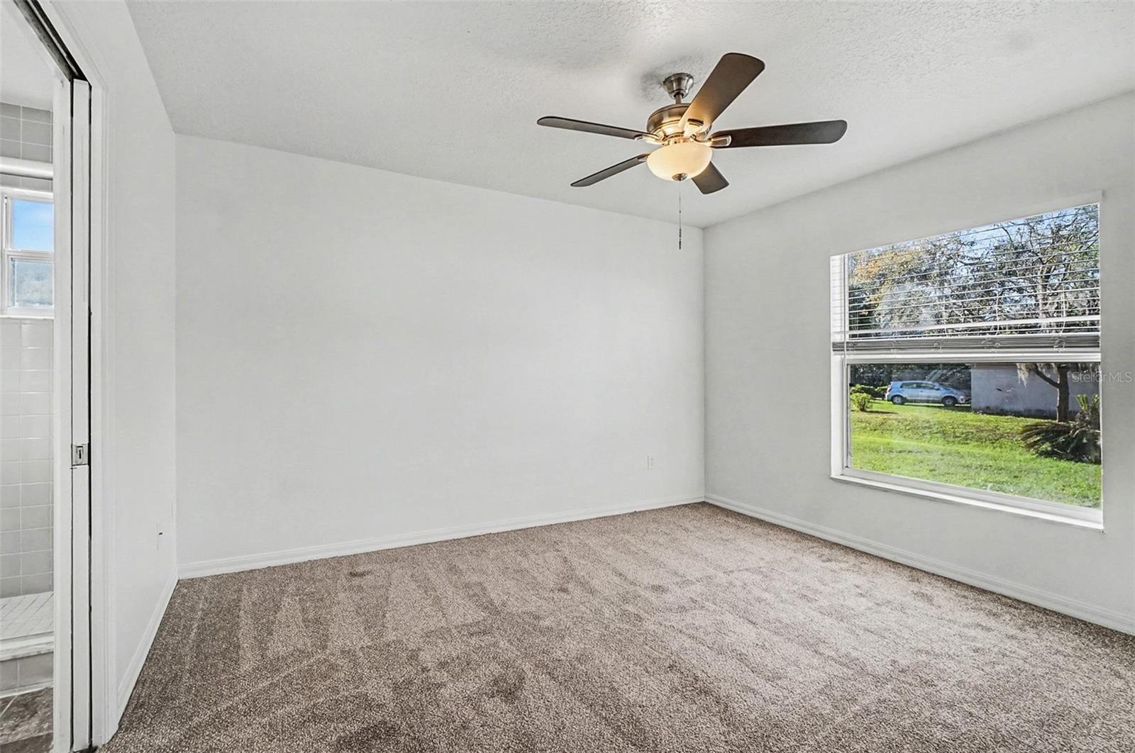 724 E 11TH AVE, MOUNT DORA, FL, 32757