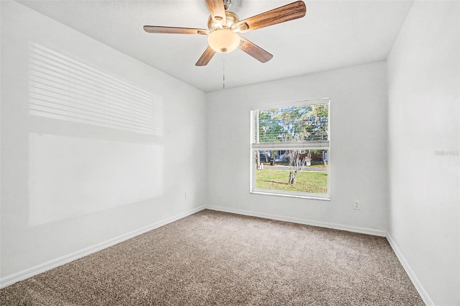 724 E 11TH AVE, MOUNT DORA, FL, 32757