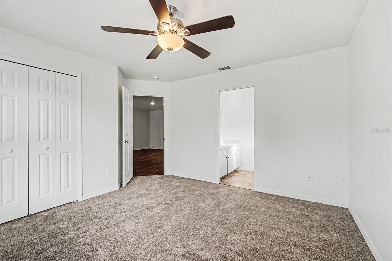 724 E 11TH AVE, MOUNT DORA, FL, 32757