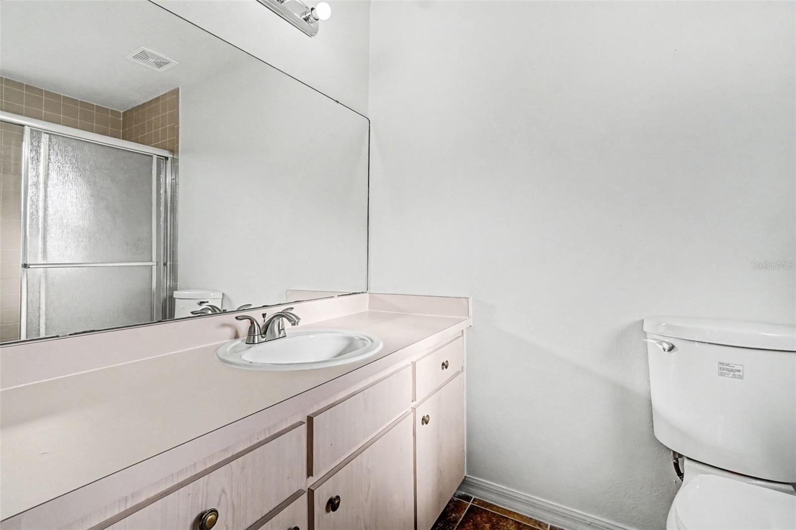 724 E 11TH AVE, MOUNT DORA, FL, 32757