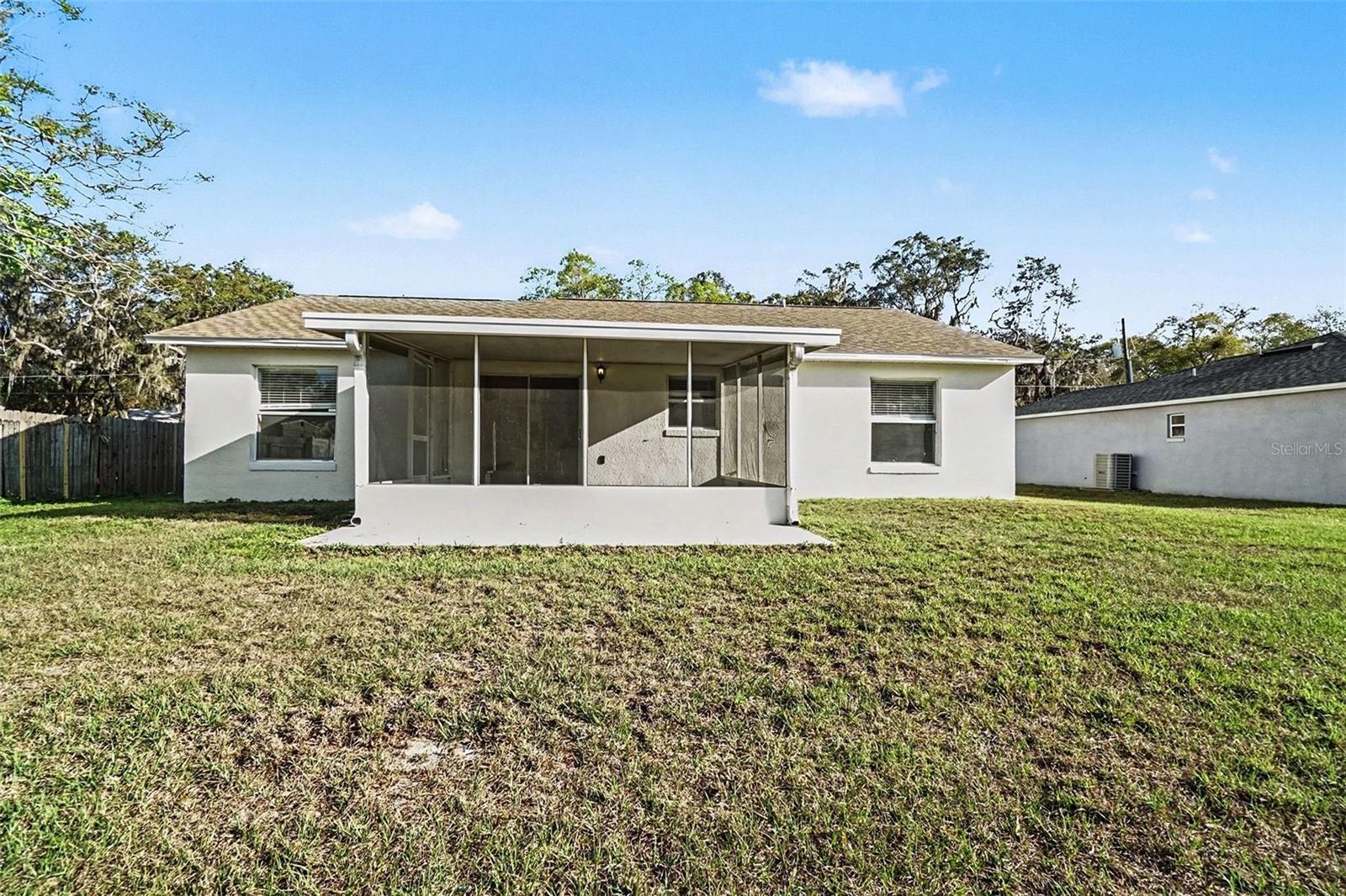 724 E 11TH AVE, MOUNT DORA, FL, 32757