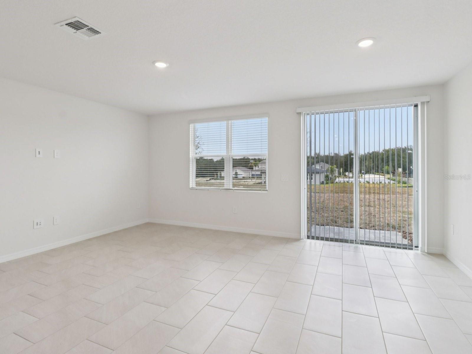 694 MUHLY WAY, LADY LAKE, FL, 32159
