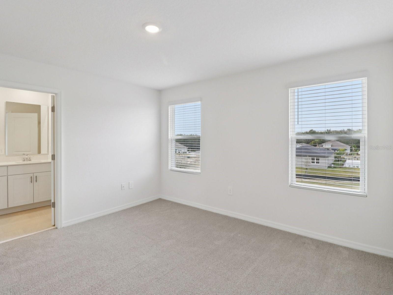 694 MUHLY WAY, LADY LAKE, FL, 32159