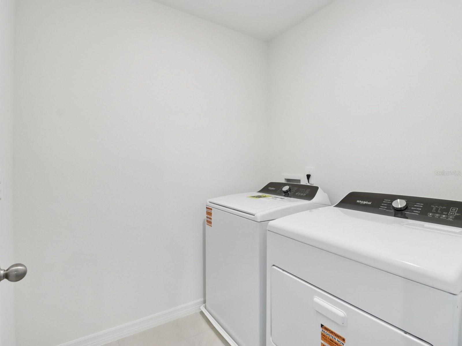 694 MUHLY WAY, LADY LAKE, FL, 32159