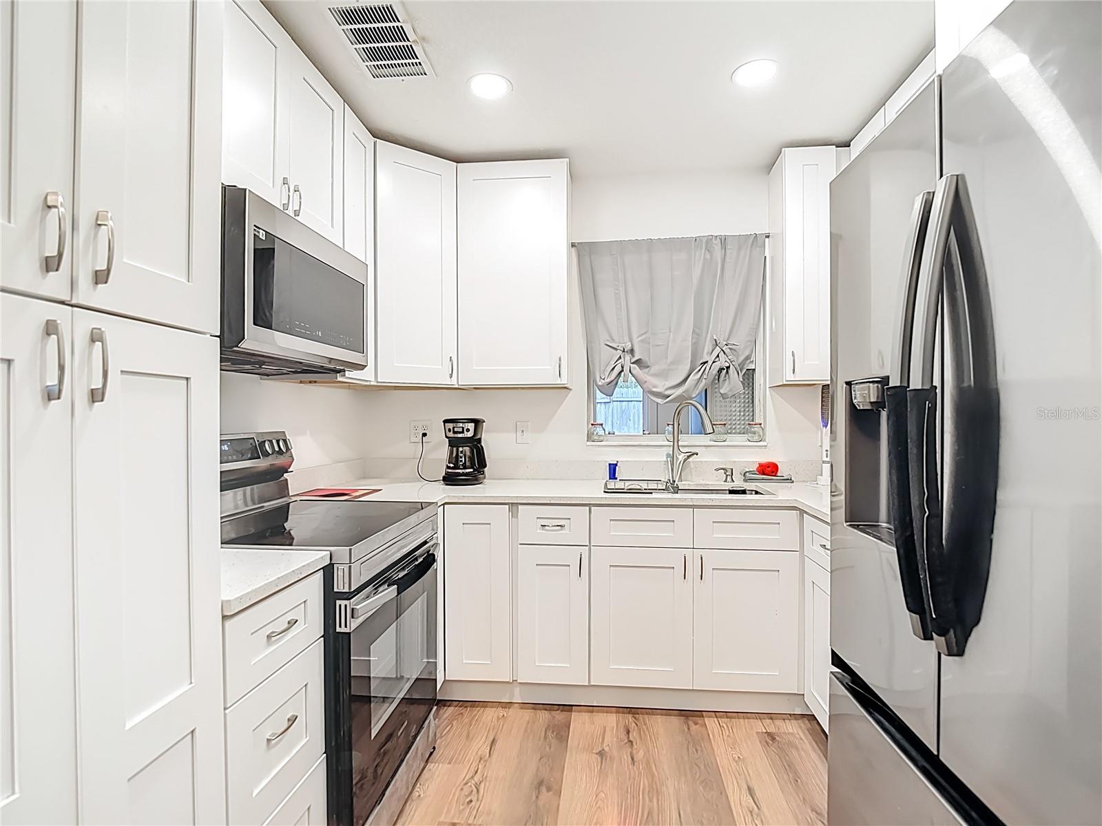 5110 GATEWAY DR, TAMPA, FL, 33615