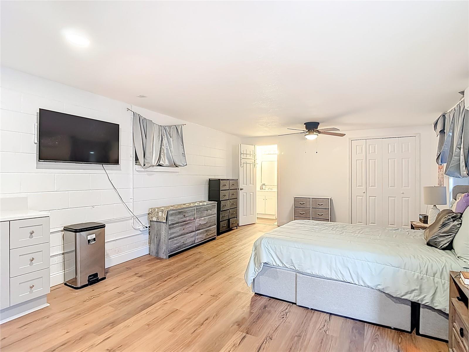 5110 GATEWAY DR, TAMPA, FL, 33615