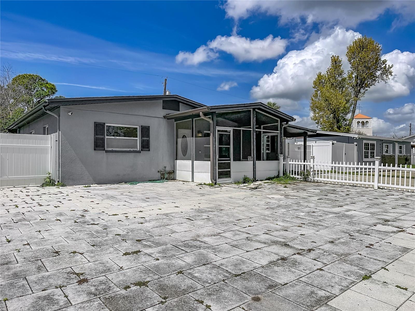 5110 GATEWAY DR, TAMPA, FL, 33615