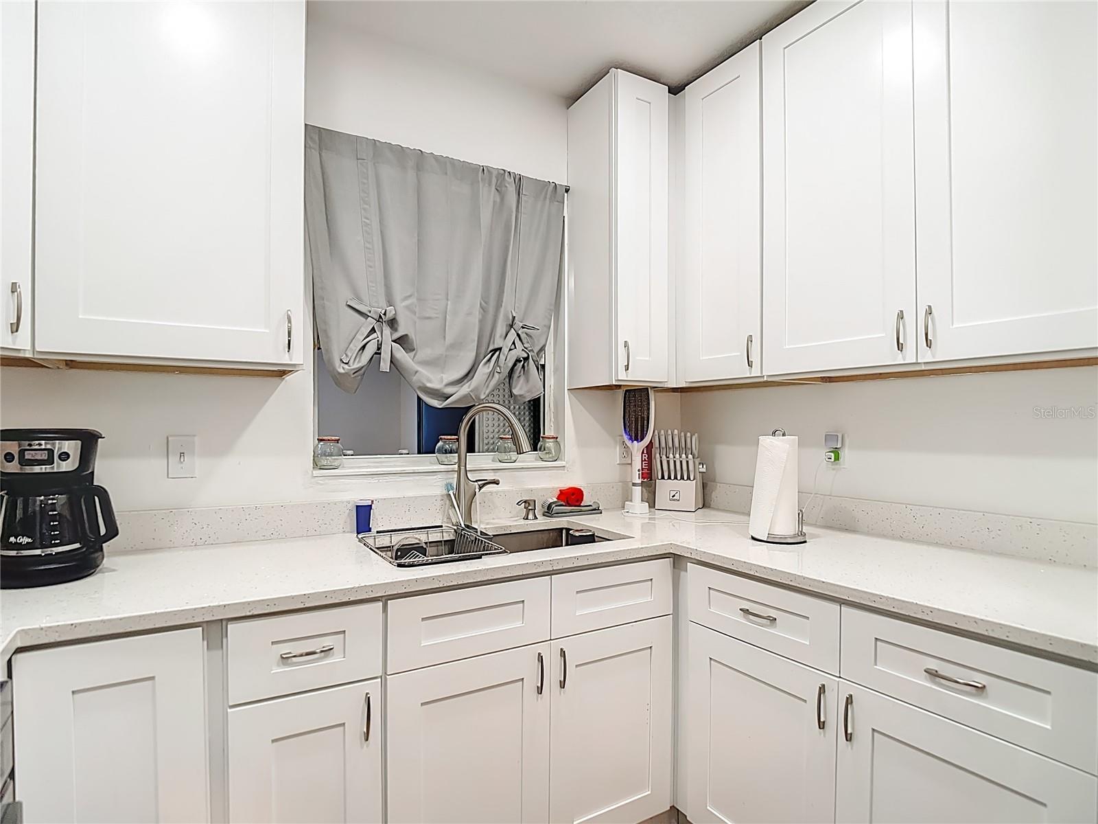 5110 GATEWAY DR, TAMPA, FL, 33615