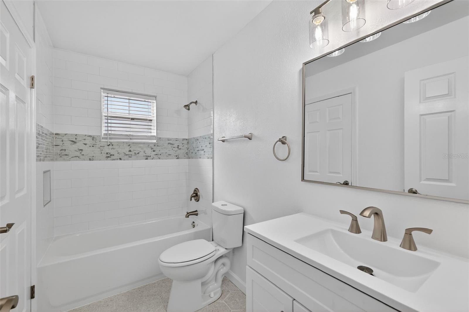 1120 GARDNER LN, MOUNT DORA, FL, 32757