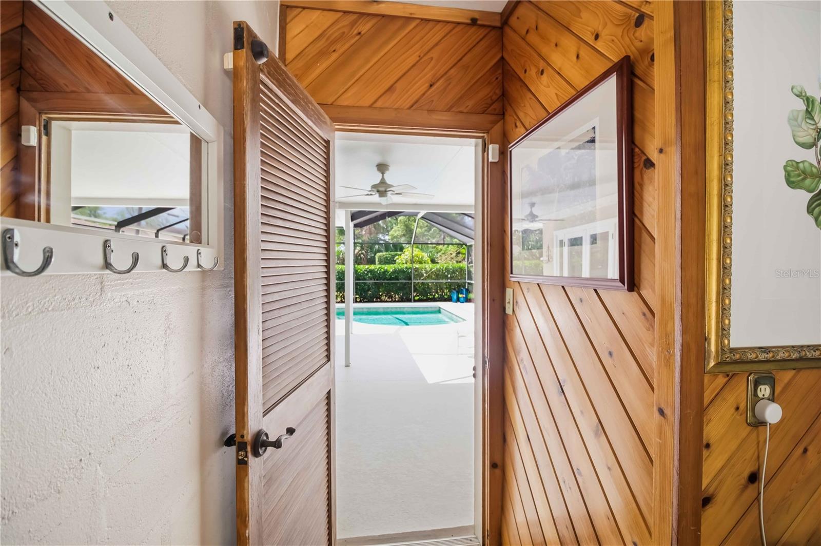 2068 SUNNYSIDE LN, SARASOTA, FL, 34239