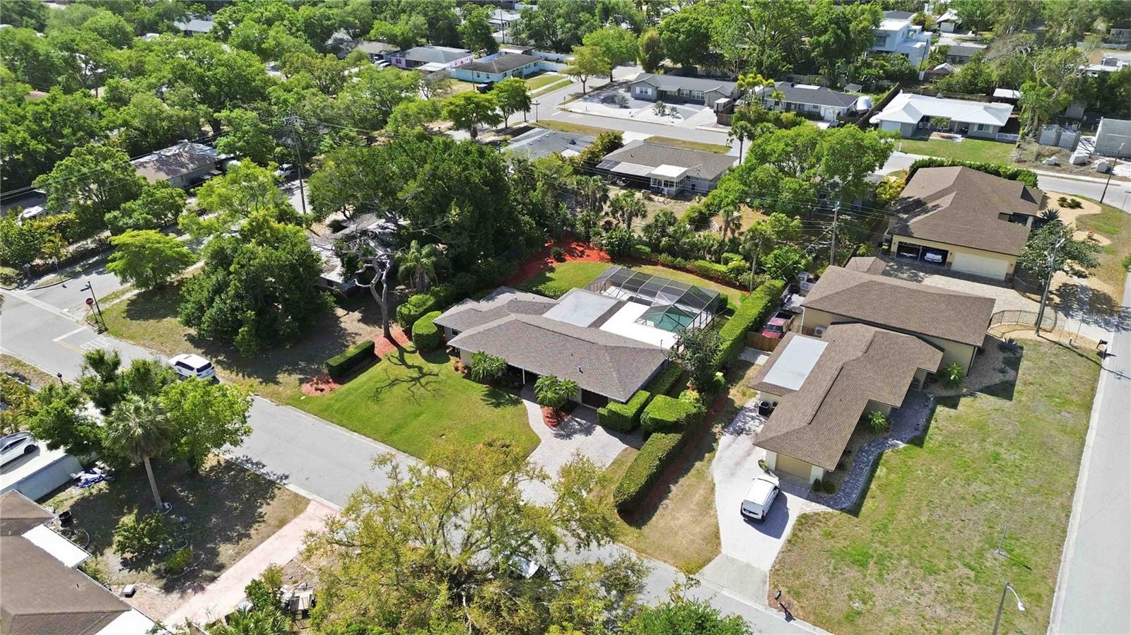 2068 SUNNYSIDE LN, SARASOTA, FL, 34239