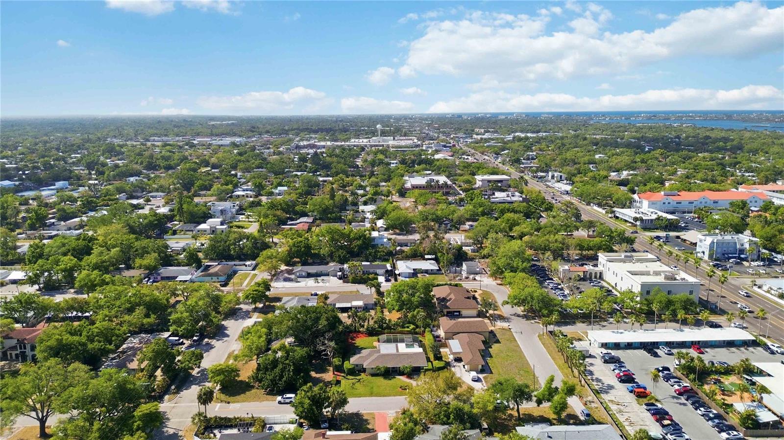 2068 SUNNYSIDE LN, SARASOTA, FL, 34239