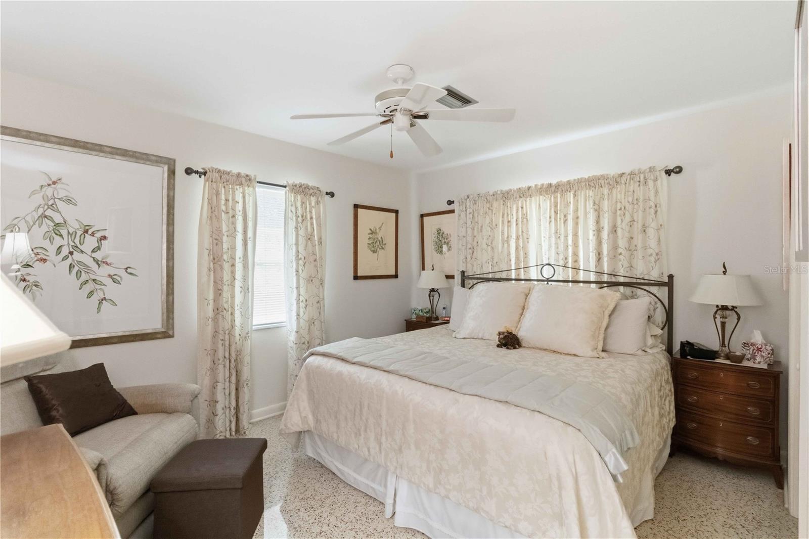 2068 SUNNYSIDE LN, SARASOTA, FL, 34239