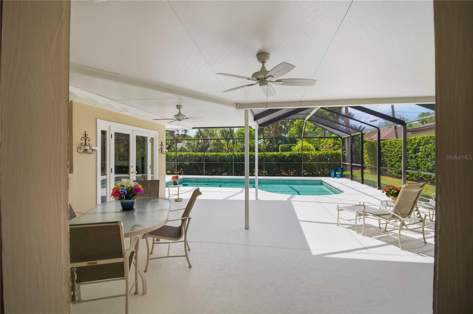 2068 SUNNYSIDE LN, SARASOTA, FL, 34239