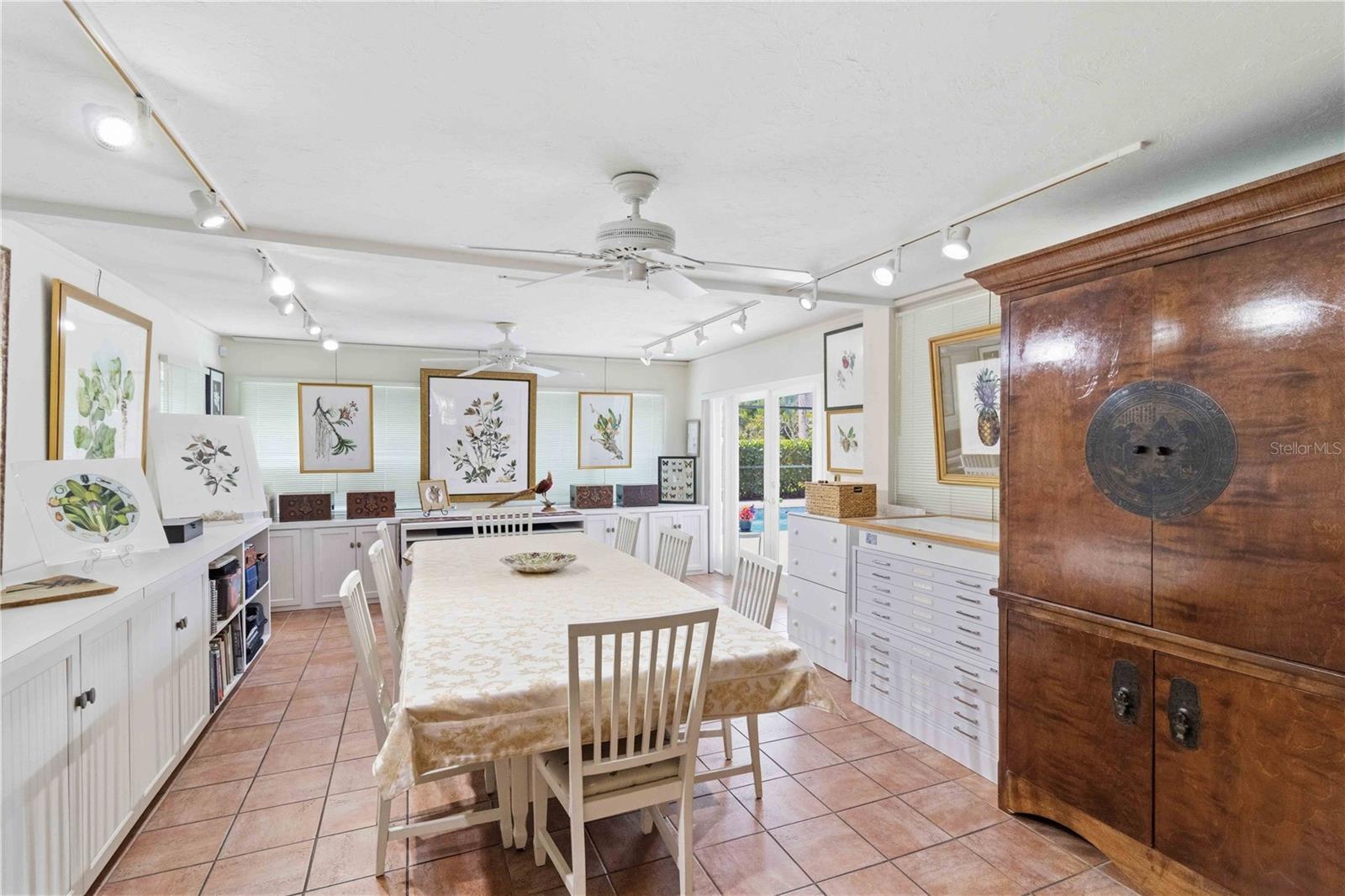 2068 SUNNYSIDE LN, SARASOTA, FL, 34239