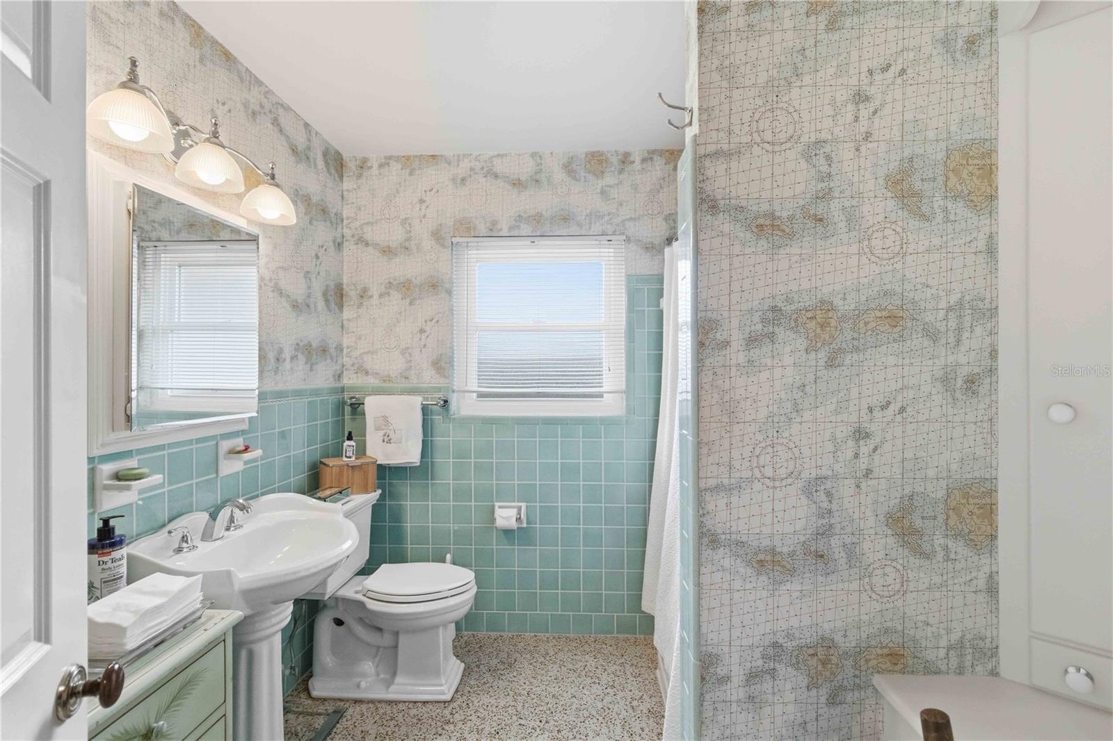 2068 SUNNYSIDE LN, SARASOTA, FL, 34239