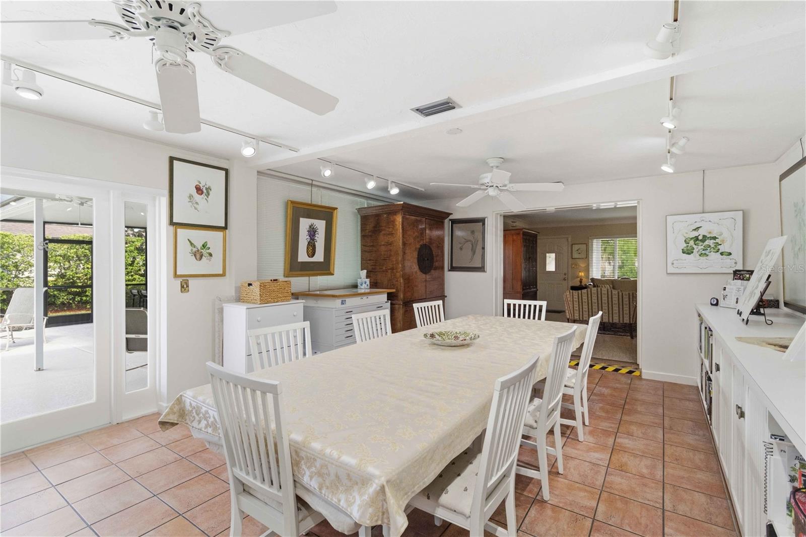 2068 SUNNYSIDE LN, SARASOTA, FL, 34239