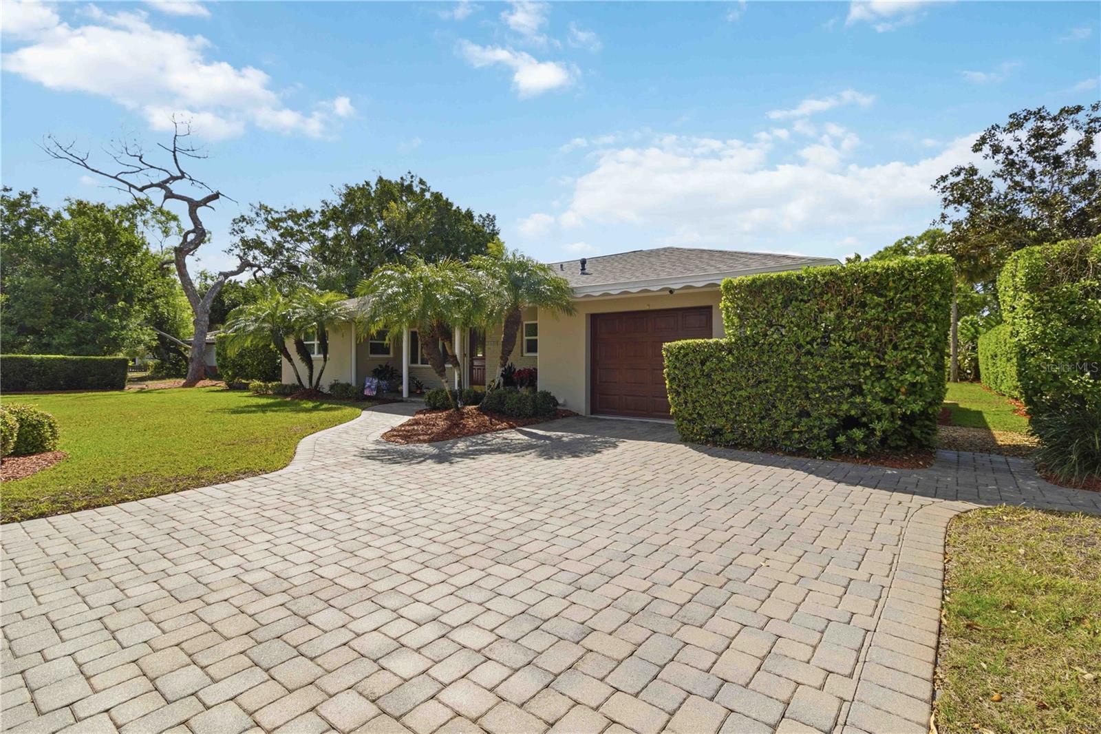 2068 SUNNYSIDE LN, SARASOTA, FL, 34239