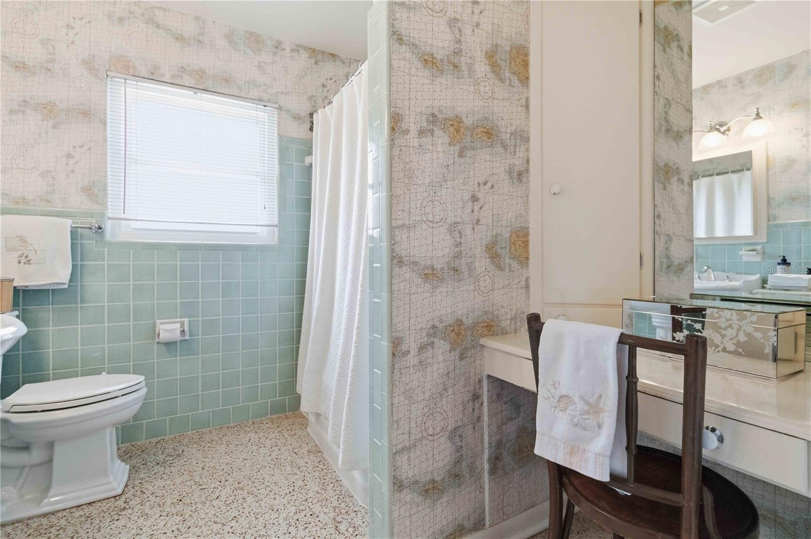 2068 SUNNYSIDE LN, SARASOTA, FL, 34239