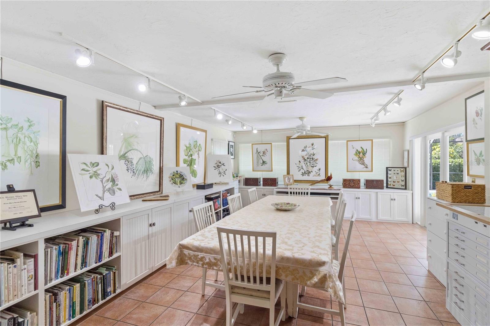 2068 SUNNYSIDE LN, SARASOTA, FL, 34239