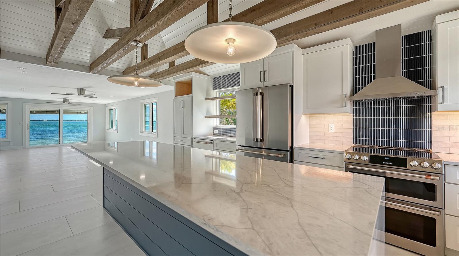 948 SPANISH DR S, LONGBOAT KEY, FL, 34228