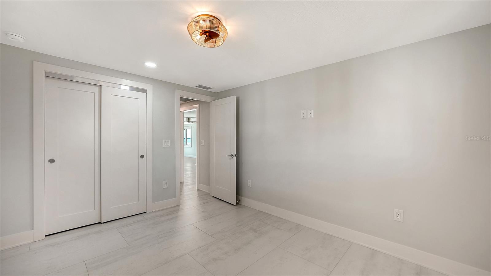 948 SPANISH DR S, LONGBOAT KEY, FL, 34228