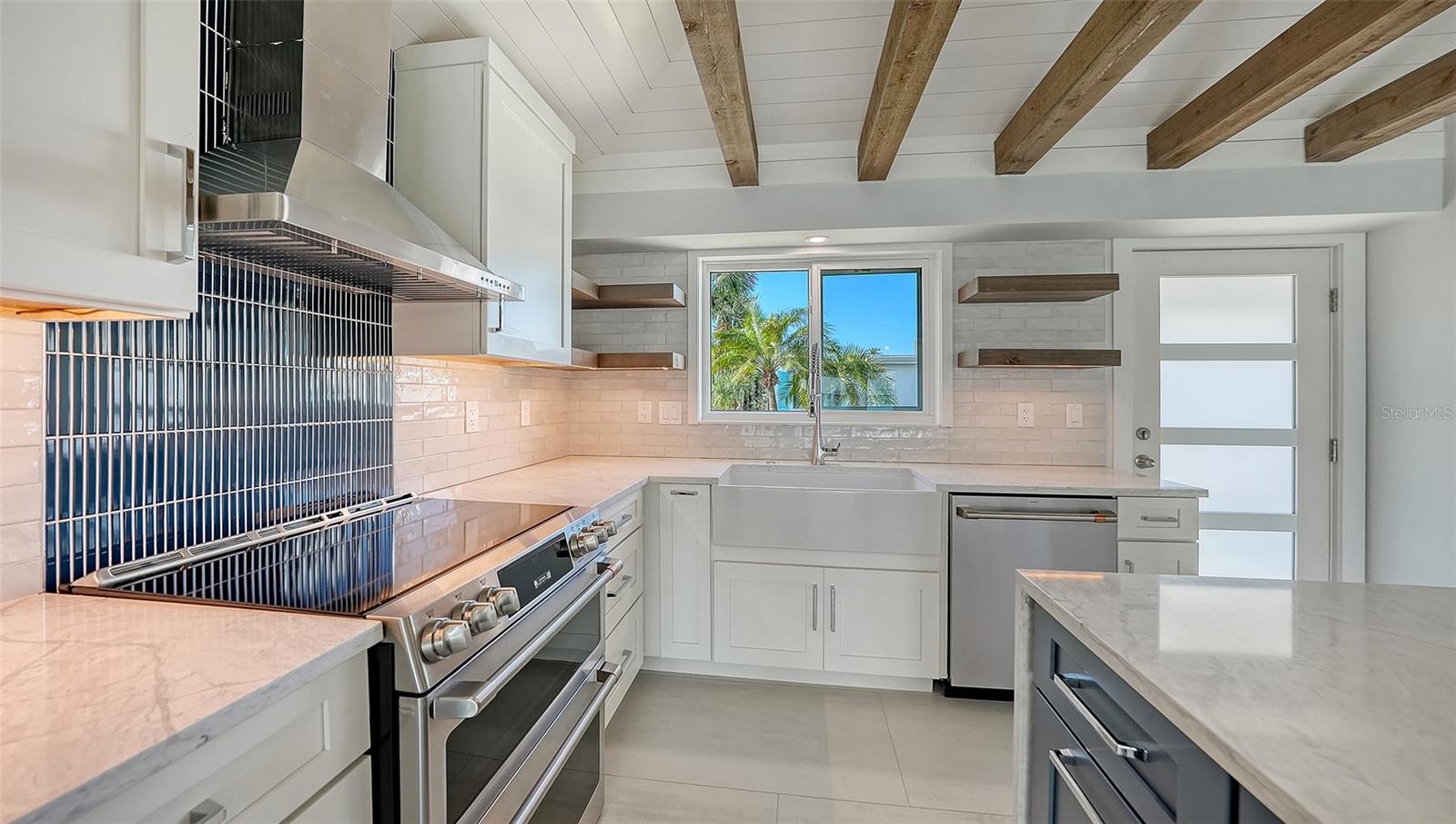 948 SPANISH DR S, LONGBOAT KEY, FL, 34228