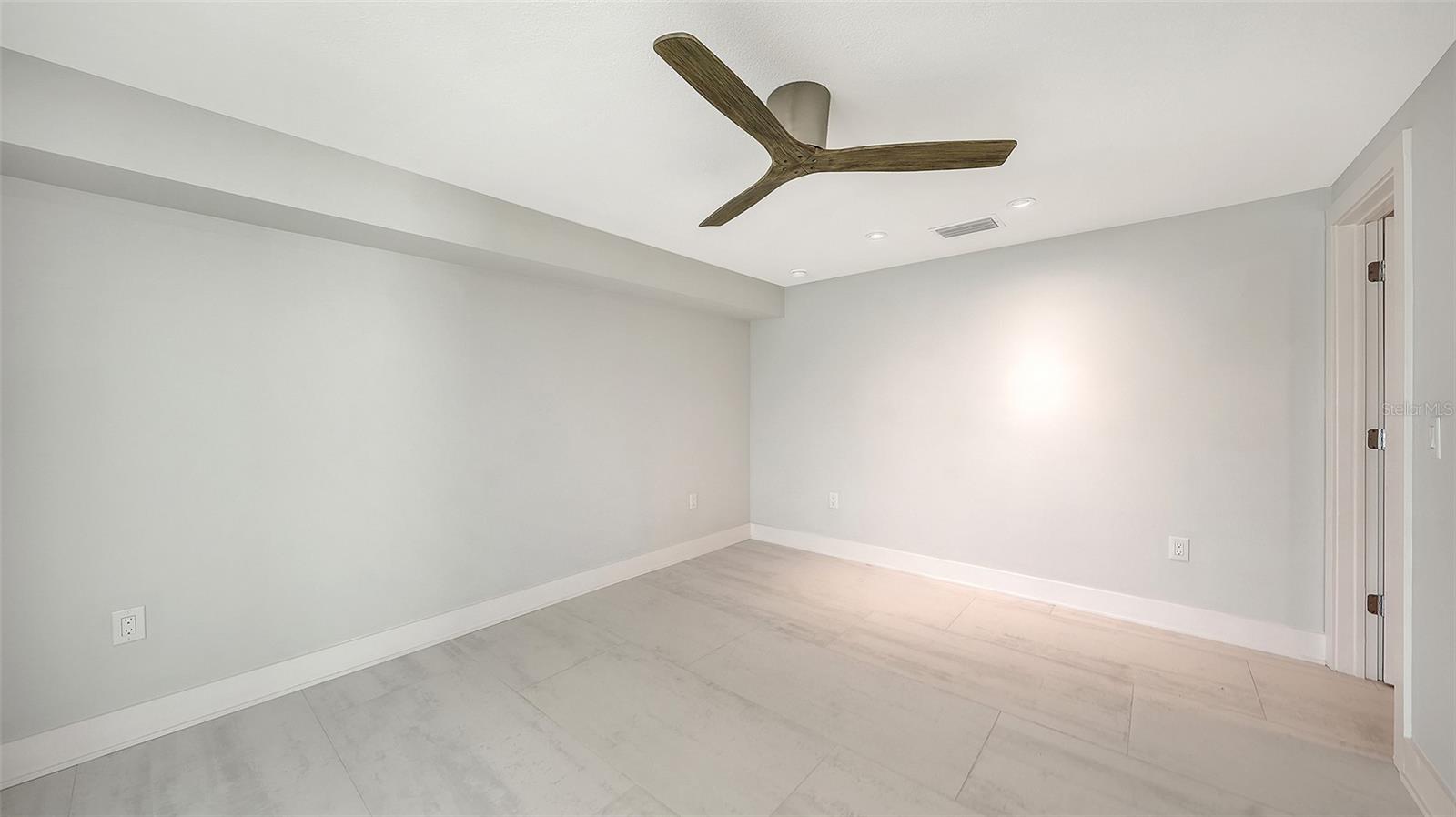 948 SPANISH DR S, LONGBOAT KEY, FL, 34228