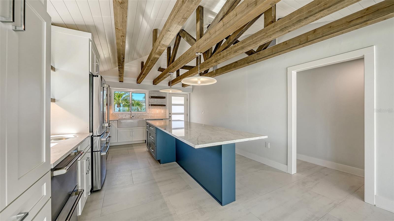 948 SPANISH DR S, LONGBOAT KEY, FL, 34228