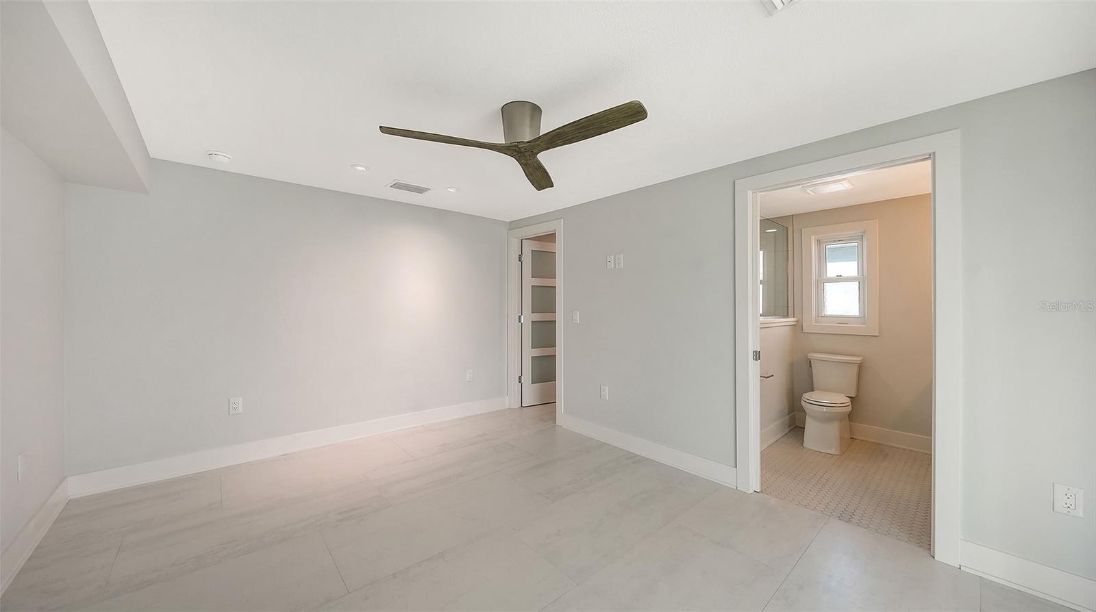 948 SPANISH DR S, LONGBOAT KEY, FL, 34228