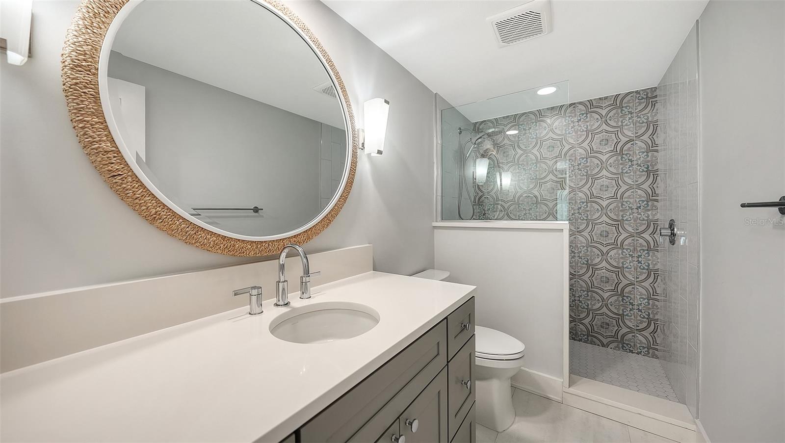 948 SPANISH DR S, LONGBOAT KEY, FL, 34228