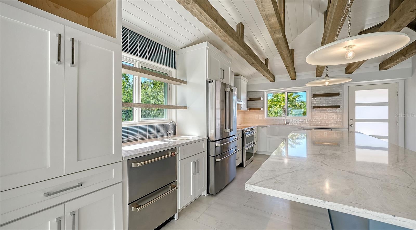 948 SPANISH DR S, LONGBOAT KEY, FL, 34228