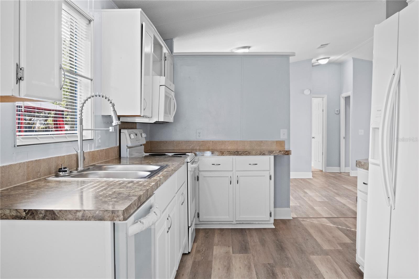 10522 BAY HILLS CIR, THONOTOSASSA, FL, 33592