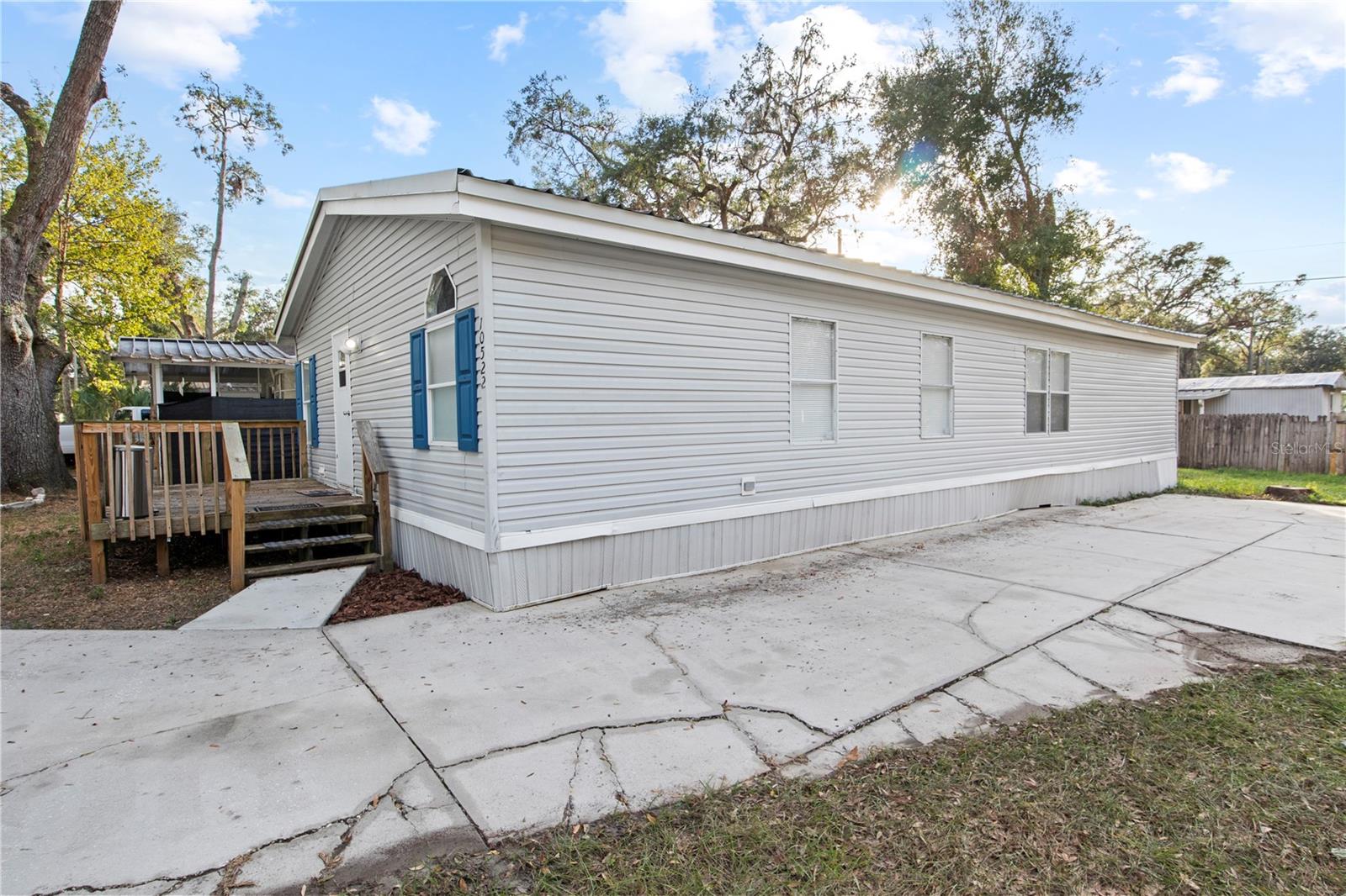 10522 BAY HILLS CIR, THONOTOSASSA, FL, 33592