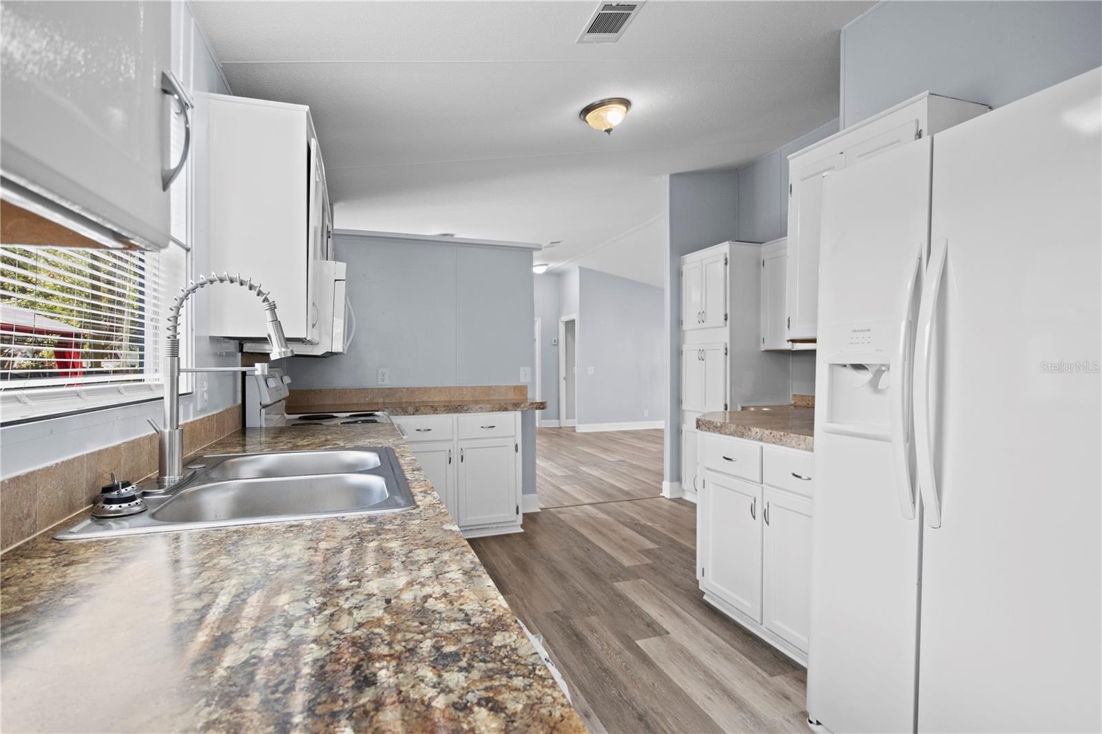 10522 BAY HILLS CIR, THONOTOSASSA, FL, 33592