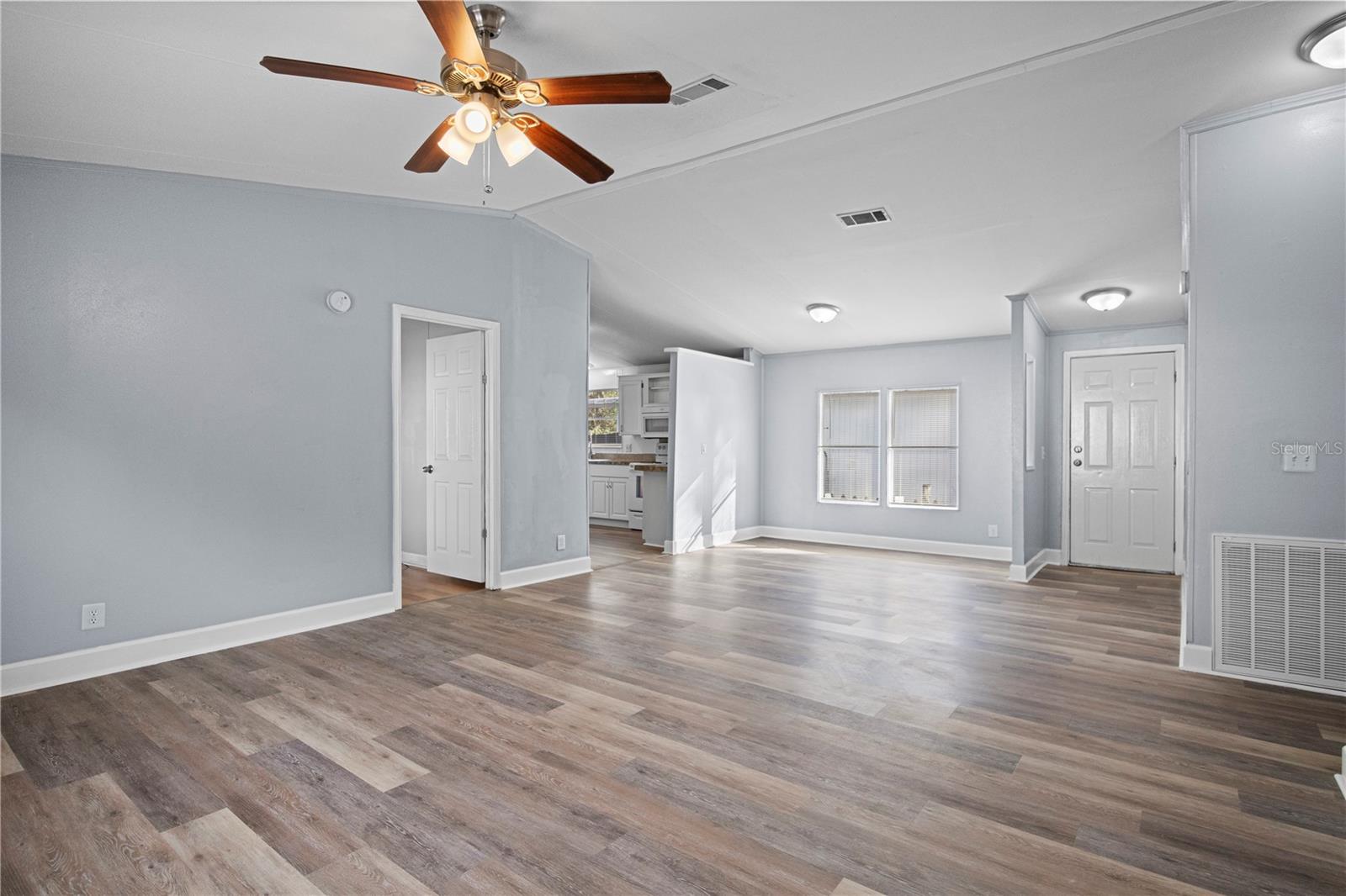 10522 BAY HILLS CIR, THONOTOSASSA, FL, 33592