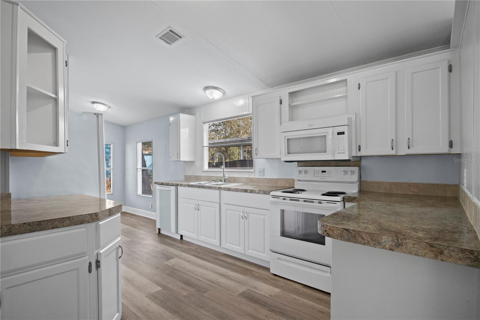 10522 BAY HILLS CIR, THONOTOSASSA, FL, 33592