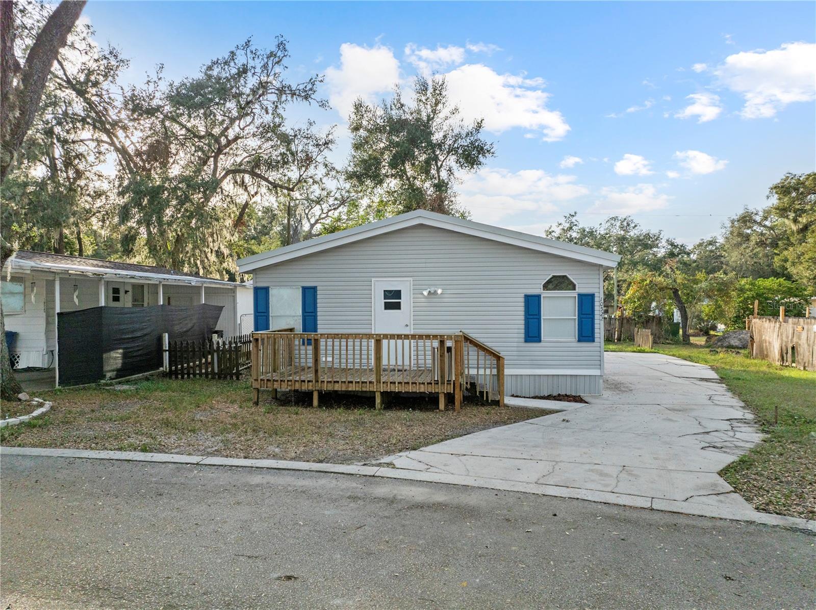 10522 BAY HILLS CIR, THONOTOSASSA, FL, 33592