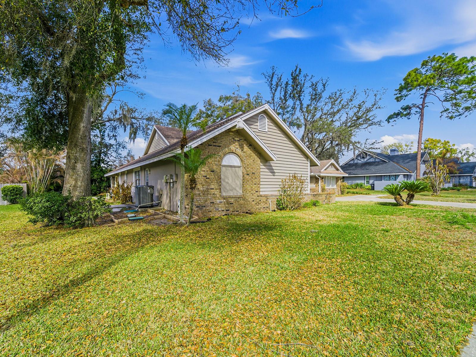 142 BARRINGTON DR, BRANDON, FL, 33511