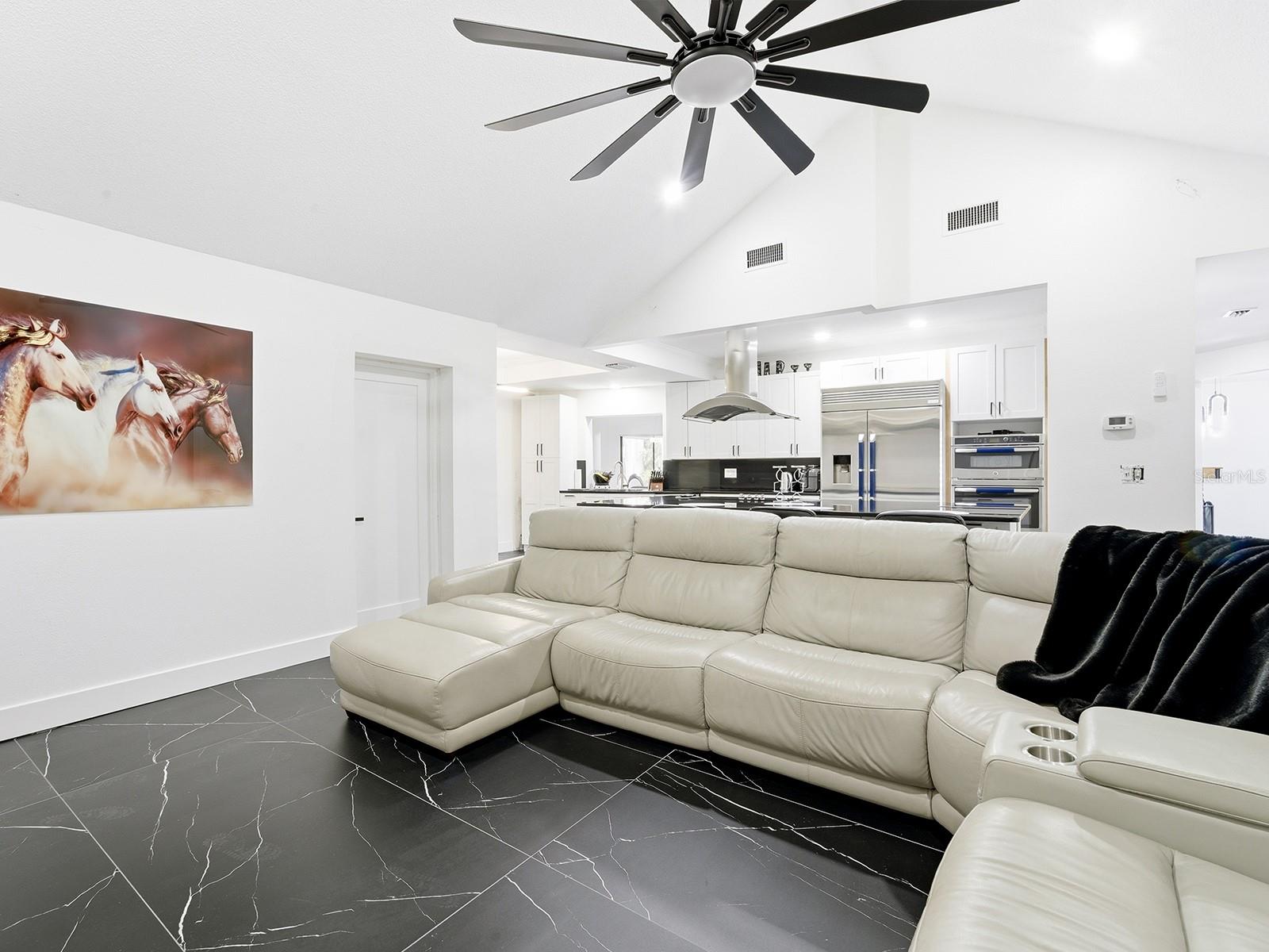 142 BARRINGTON DR, BRANDON, FL, 33511