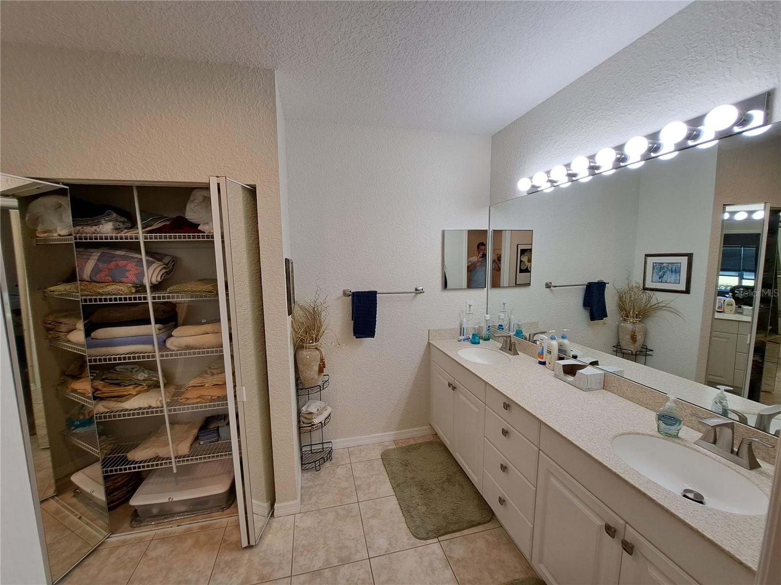 7267 FOUNTAIN PALM CIR, BRADENTON, FL, 34203