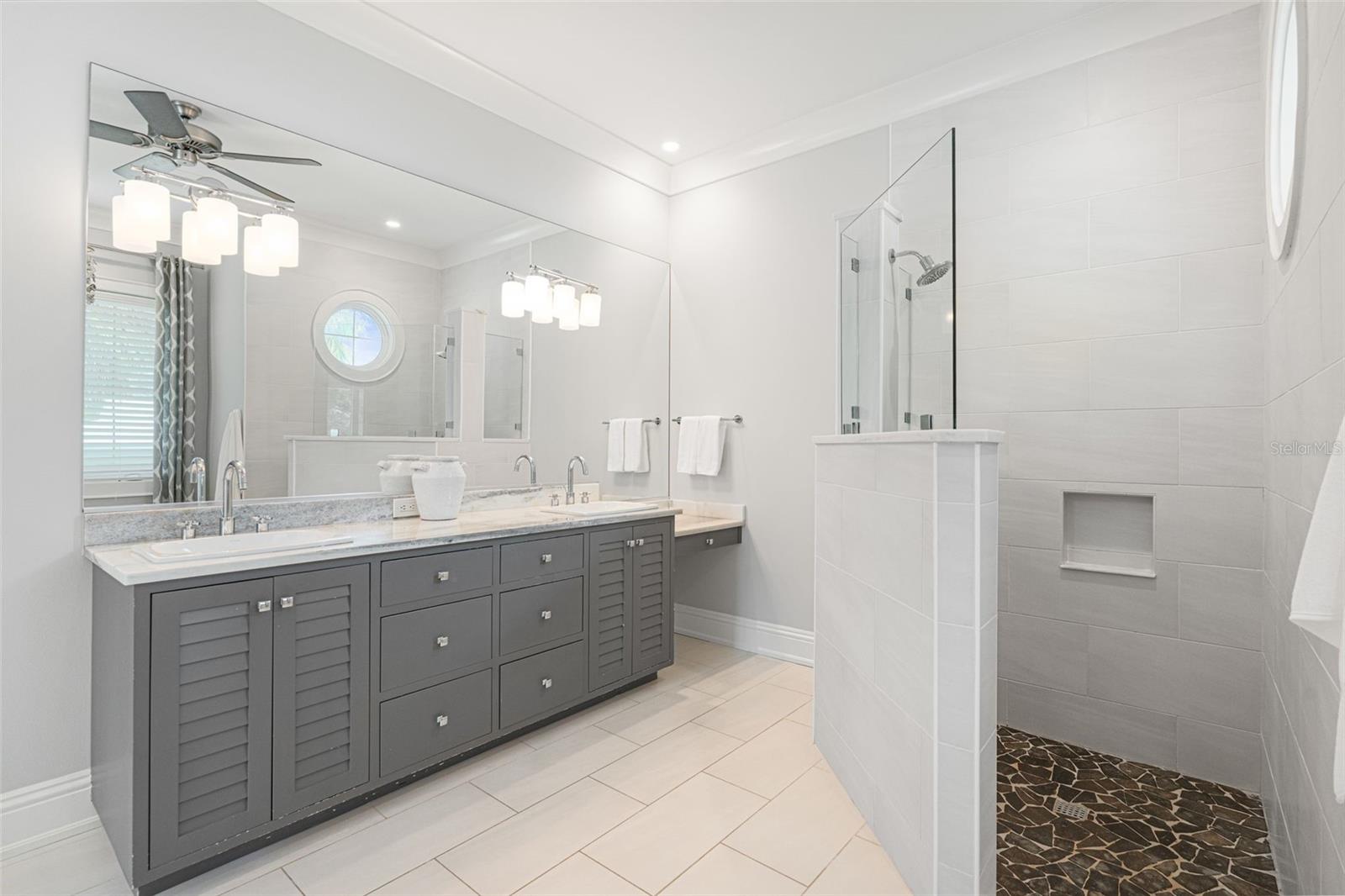 5569 CAPE LEYTE DR, SARASOTA, FL, 34242