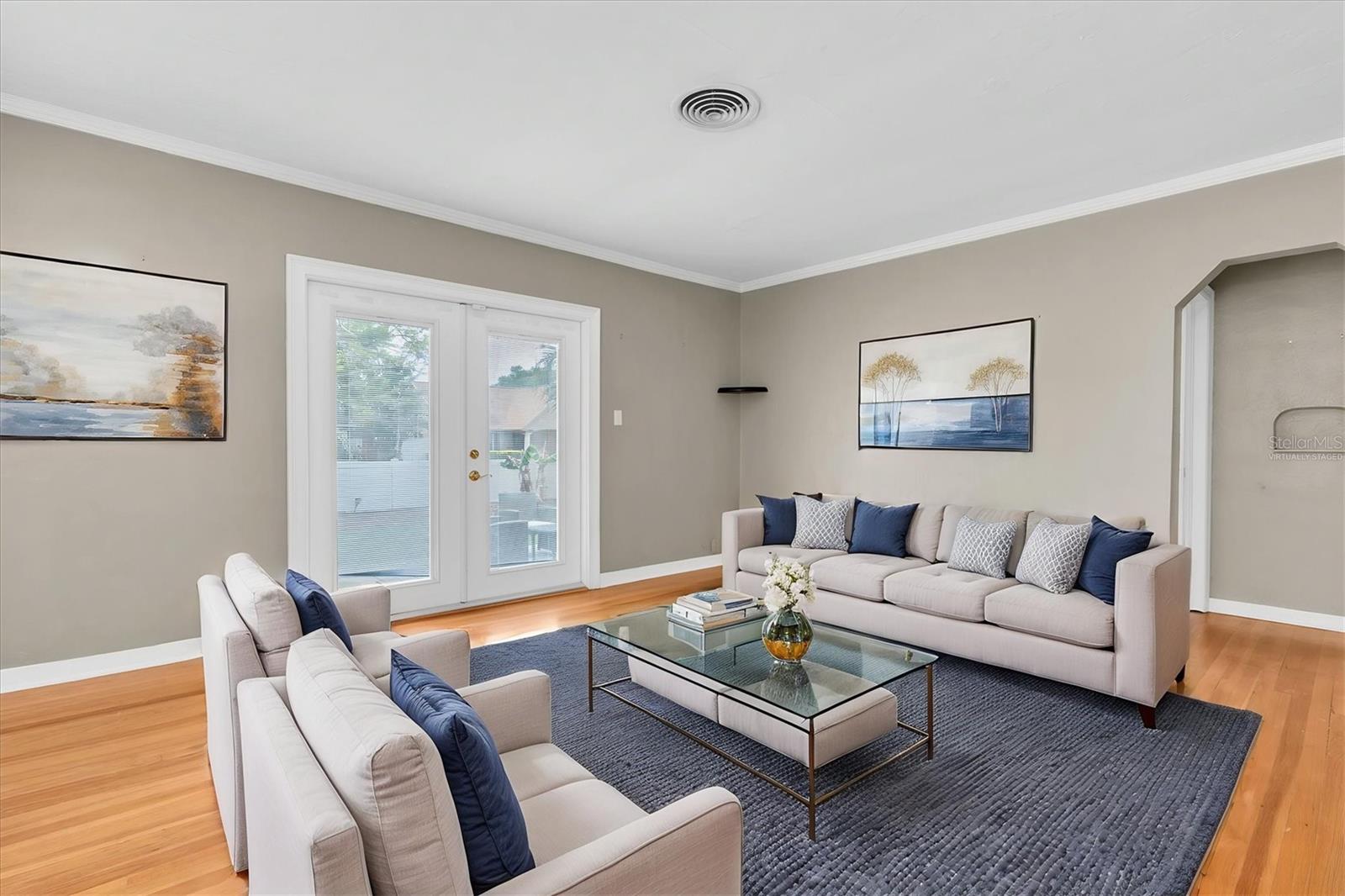 Living room virtually staged