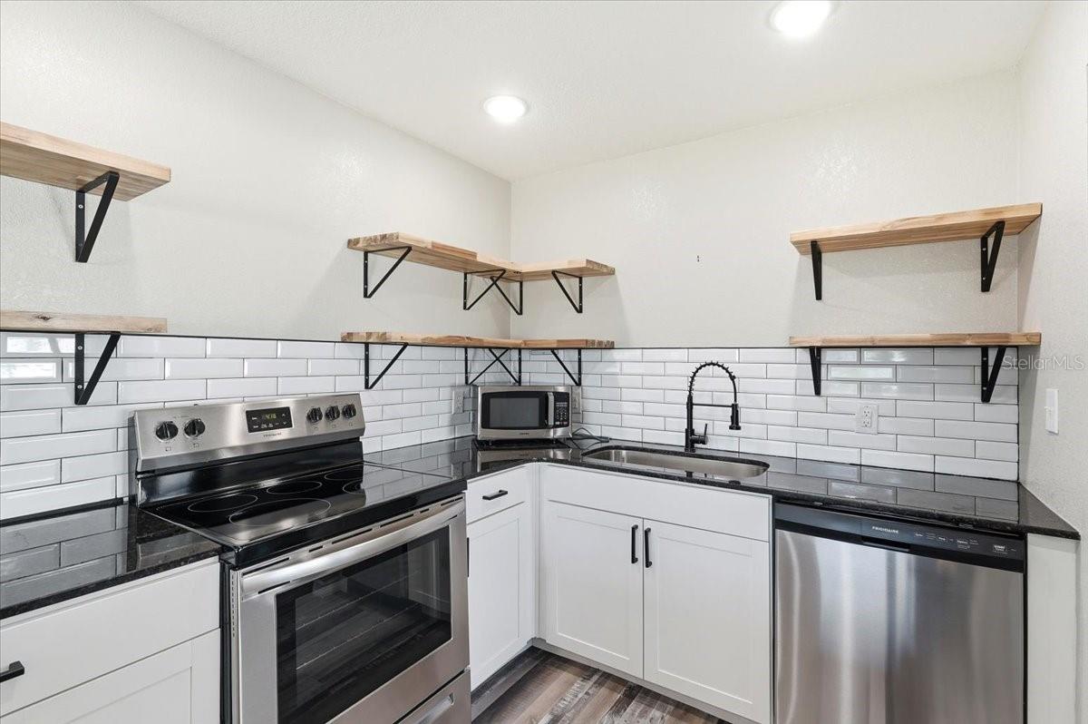 205 ANDOVER PL N #119, SUN CITY CENTER, FL, 33573