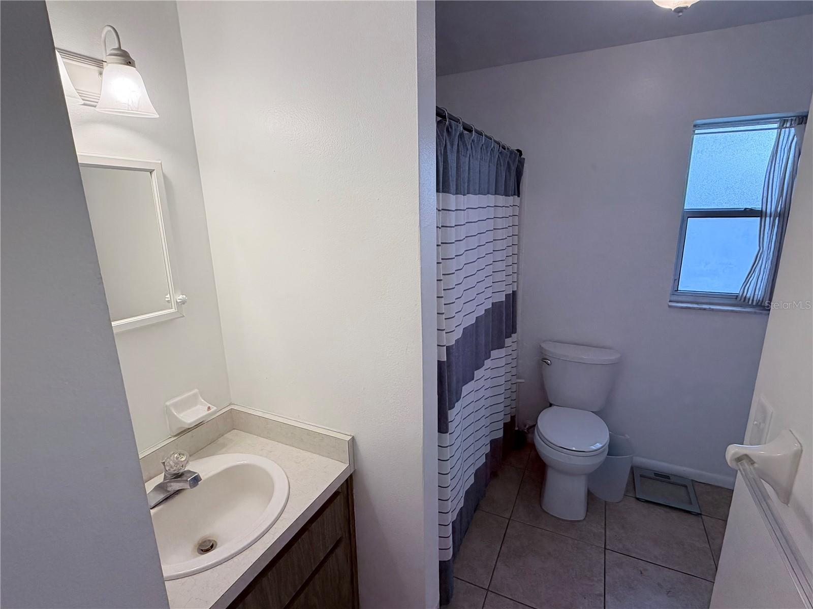 2010 1/2 VINE STREET, LEESBURG, FL, 34748