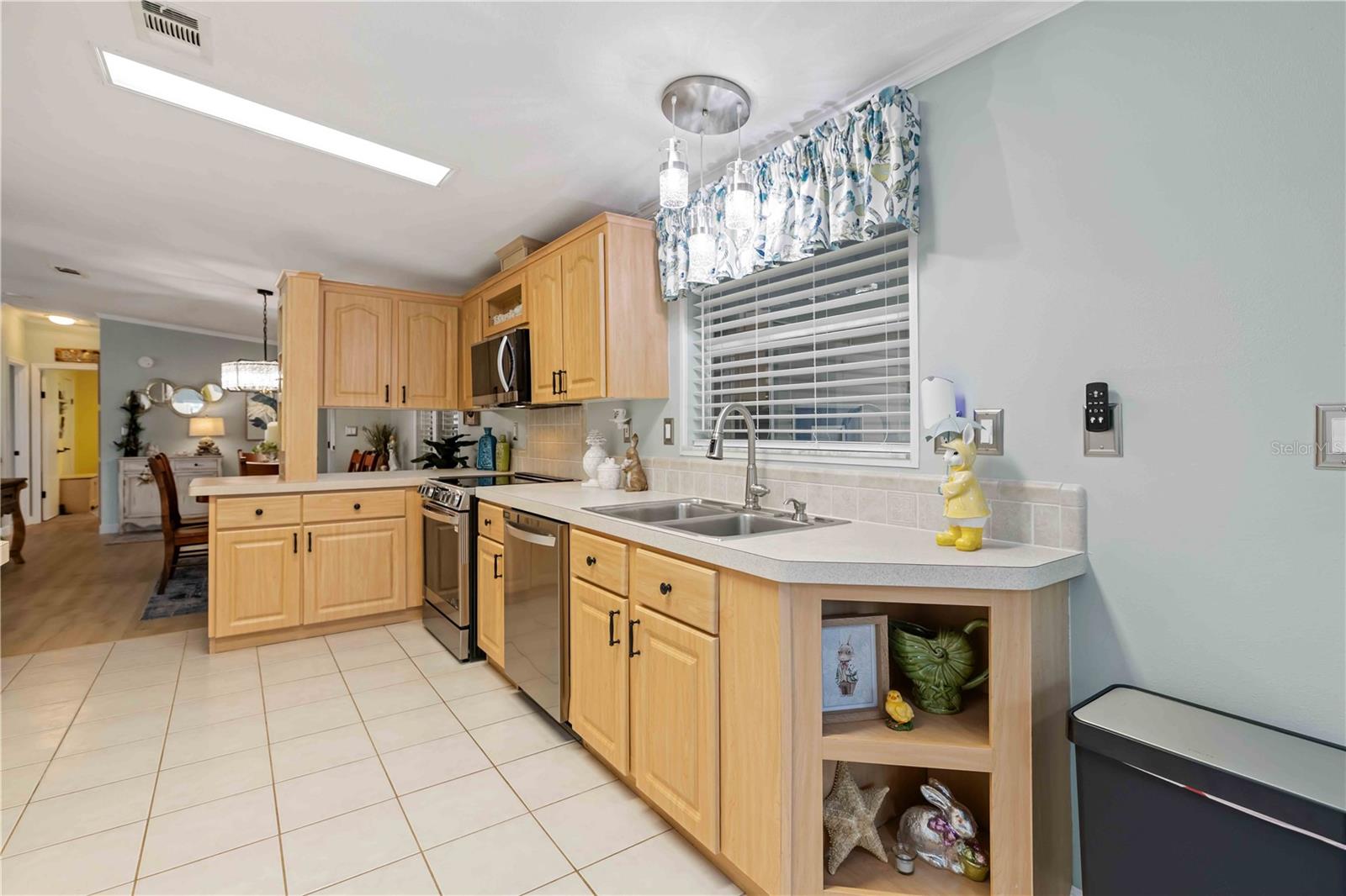 8521 COUNTESS AVENUE CIR, PALMETTO, FL, 34221