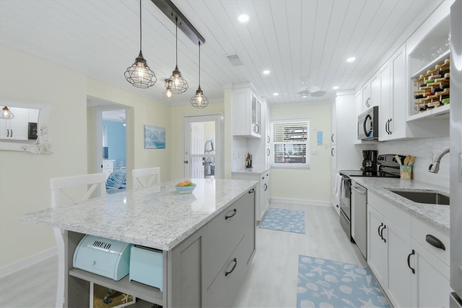 380 THREE LAKES LN #A, VENICE, FL, 34285