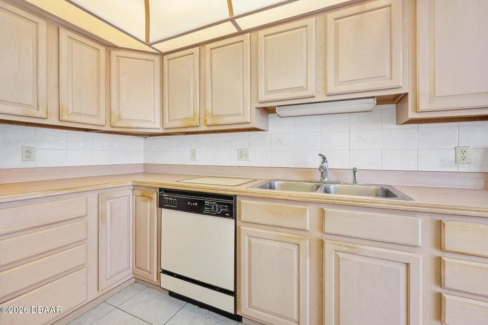 4 DOLPHIN AVE, ORMOND BEACH, FL, 32176